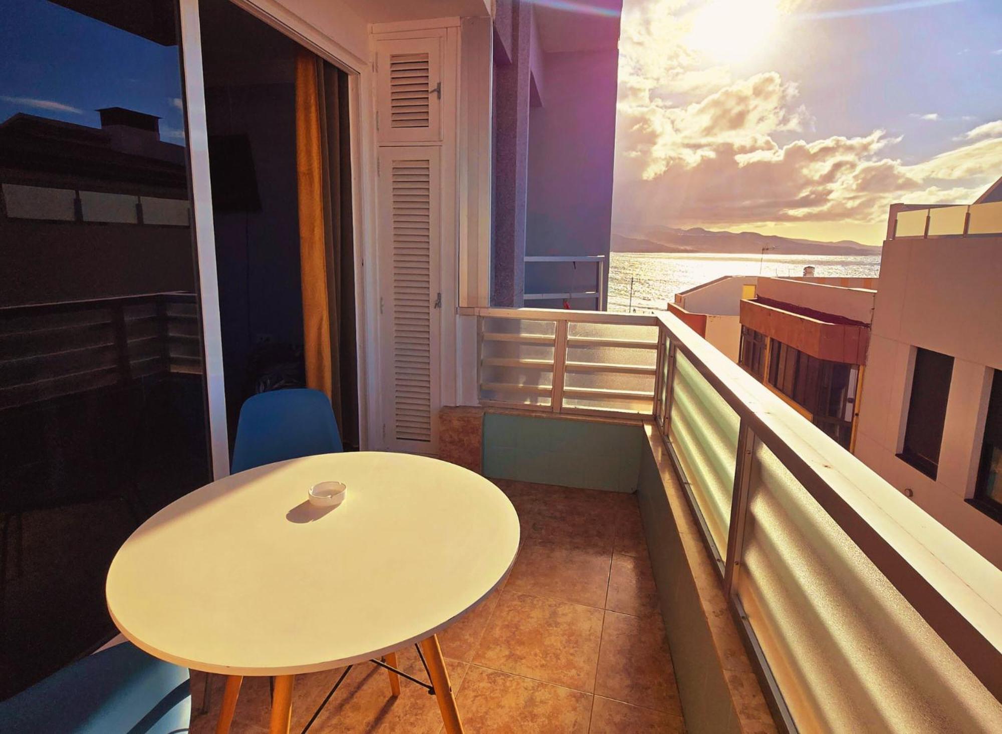 Casita Canaria Playa Beachfront Access & Lateral Ocean View With Terrace لاس بالماس دي غران كاناريا المظهر الخارجي الصورة